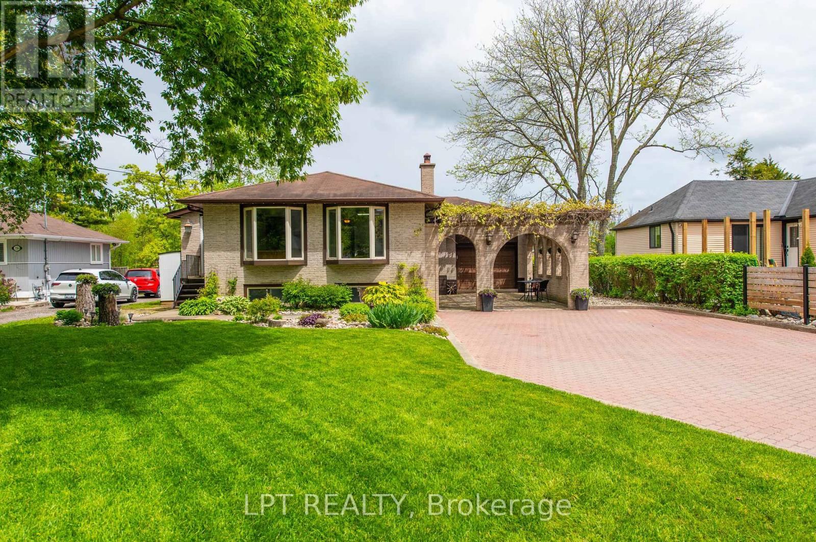 Detached at 233 SAND ROAD, East Gwillimbury