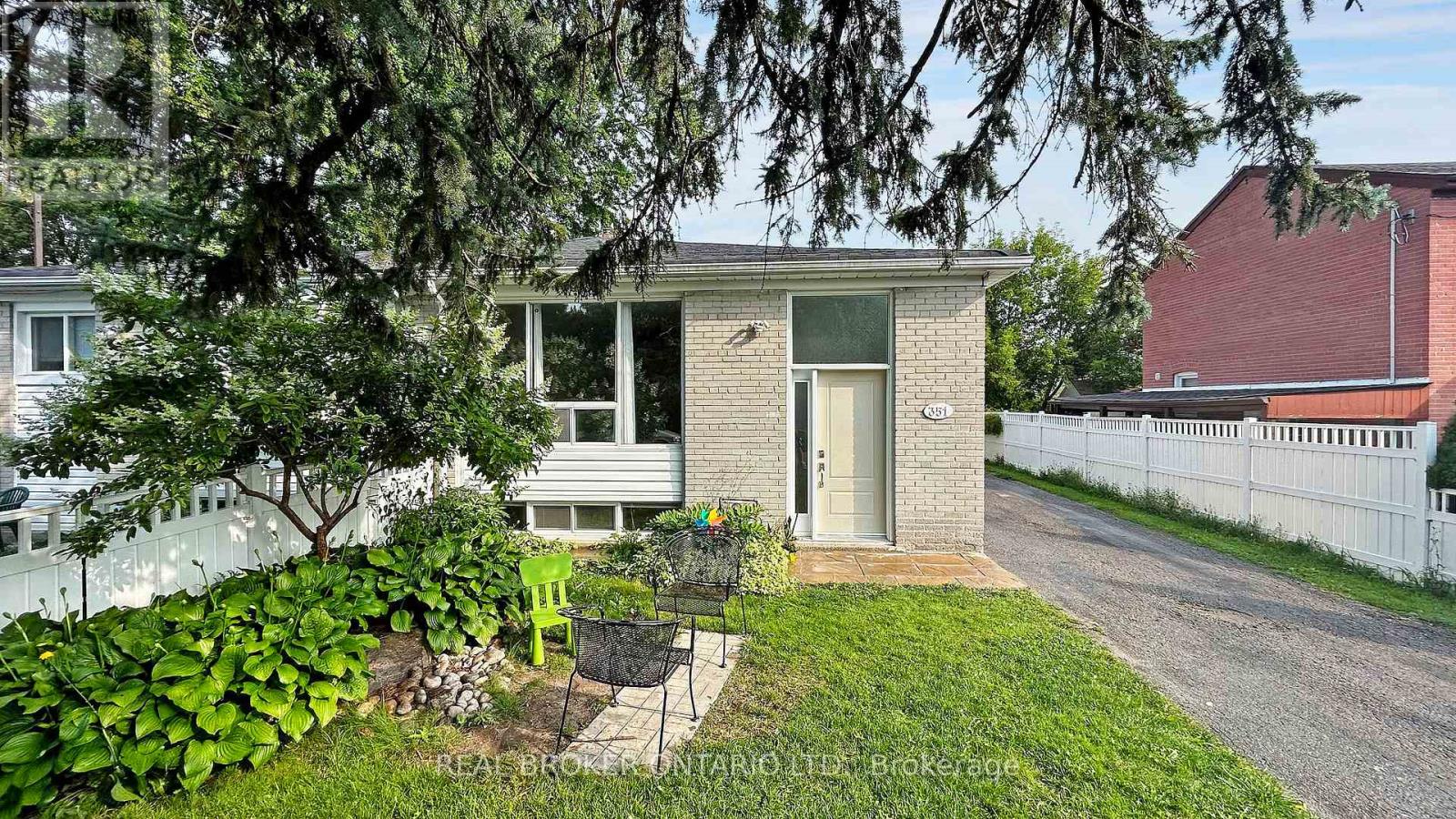 Semi-Detached/Link at 351 TAYLOR MILLS DRIVE N, Richmond Hill