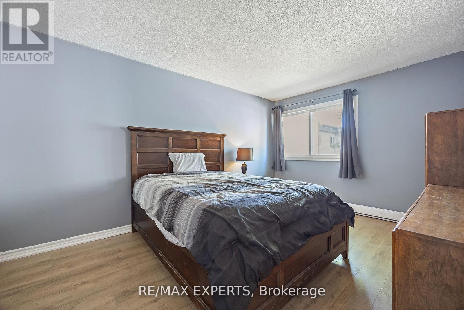 Townhouse at 242 MILESTONE CRESCENT, Aurora