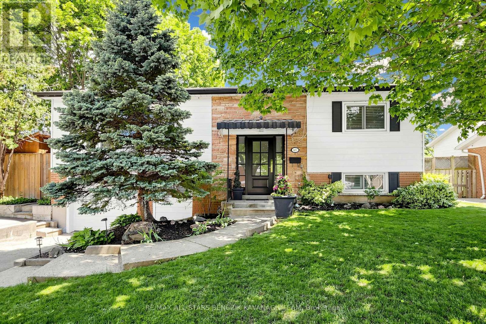 Detached at 65 WOOTTEN WAY N, Markham