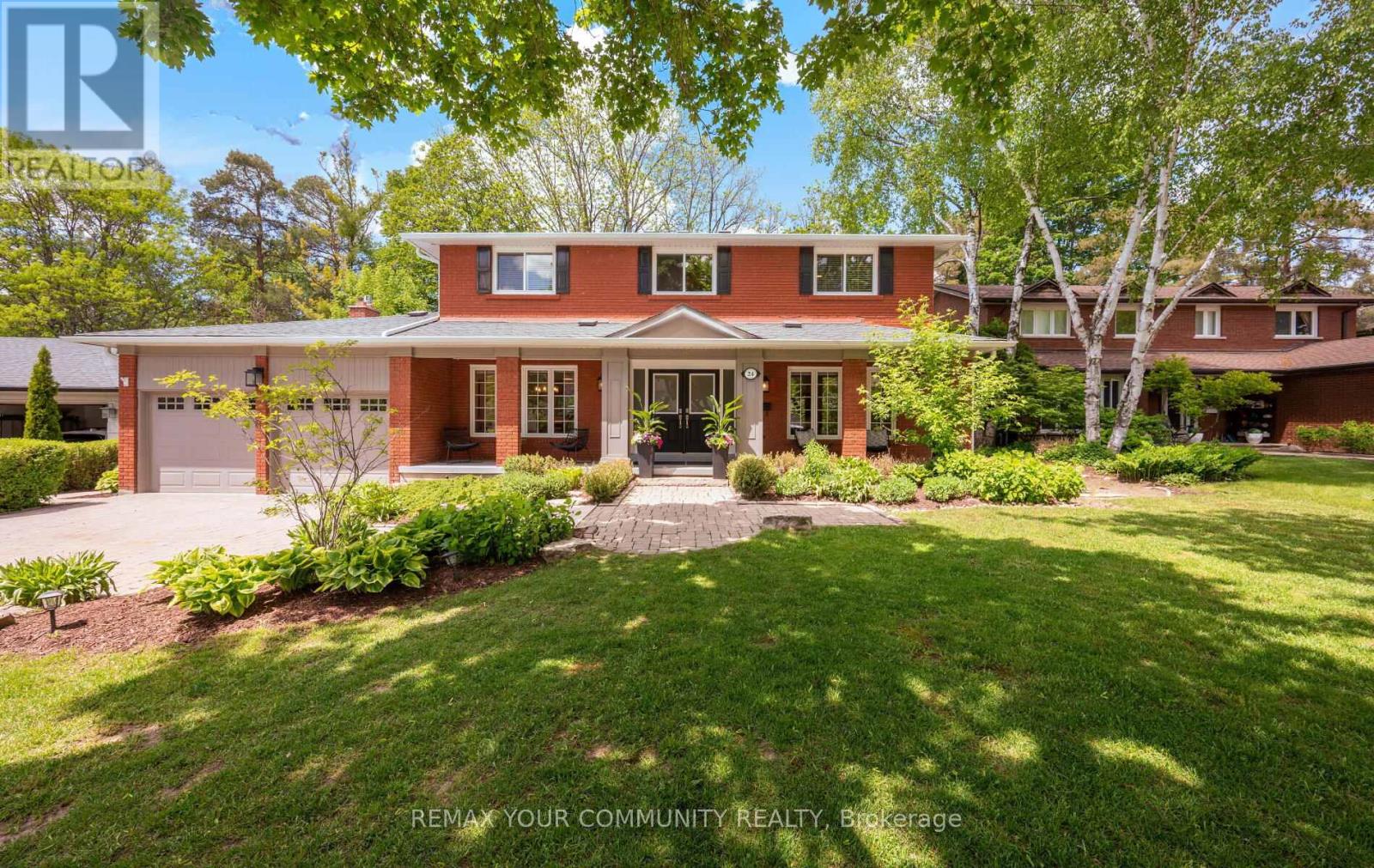 Detached at 24 HAWTHORNE LANE, Aurora