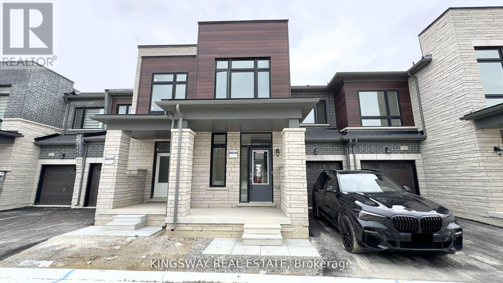 Townhouse at 16 BLICK CRESCENT, Aurora