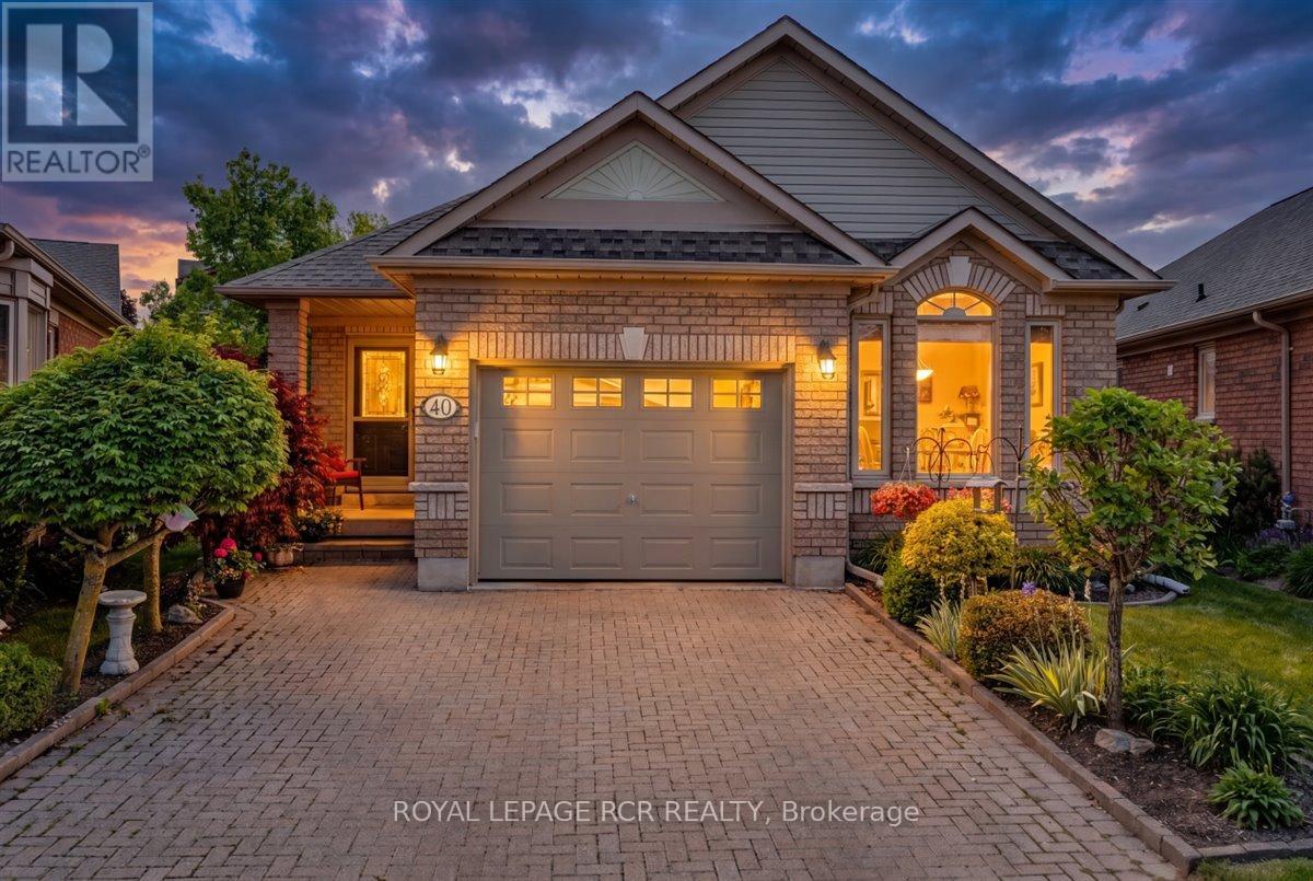 Detached at 15 - 40 BELLA VISTA TRAIL, New Tecumseth