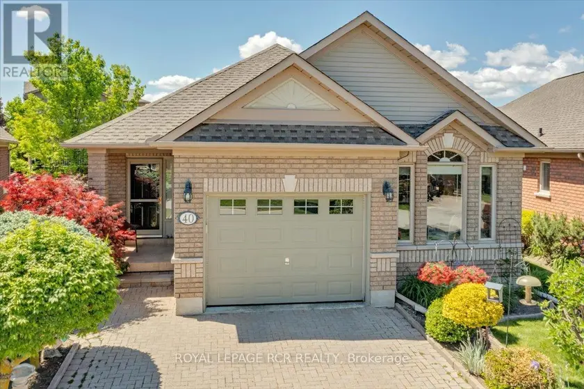 Detached at 40 BELLA VISTA TRAIL, New Tecumseth