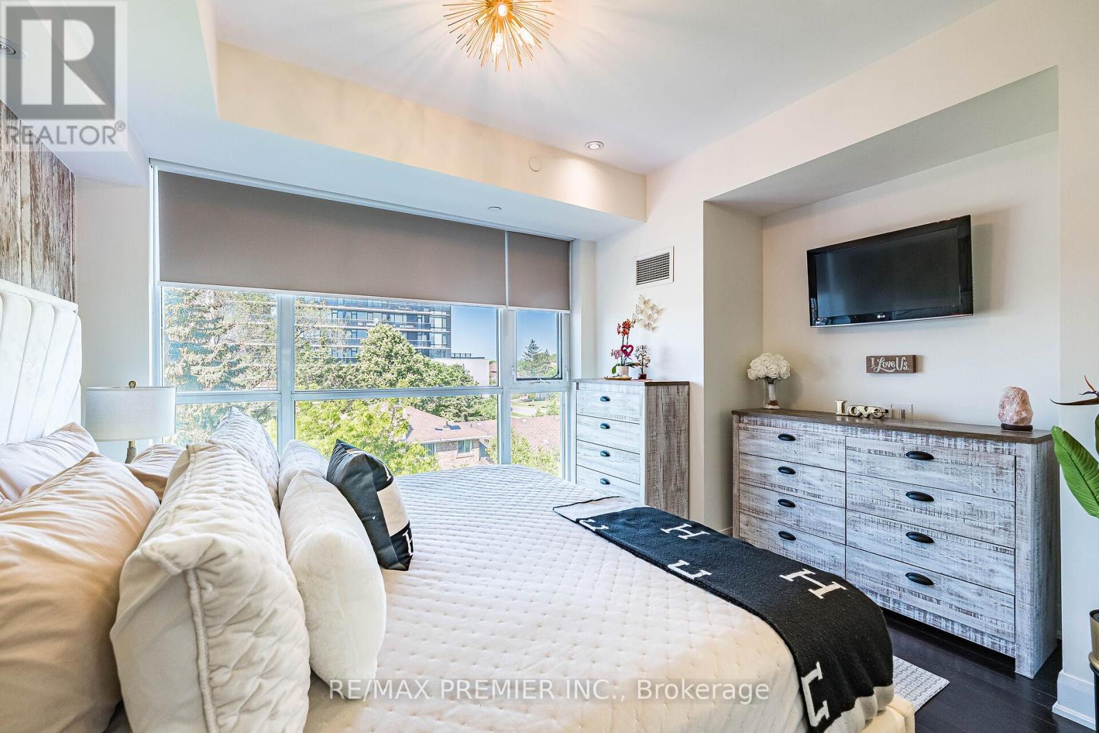 Apartment at 507 - 4700 HIGHWAY 7, Vaughan
