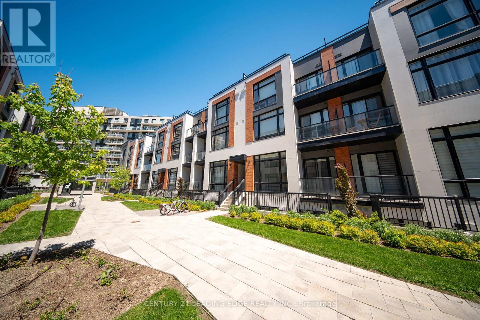Townhouse at 909 - 2 STECKLEY HOUSE LN LANE, Richmond Hill