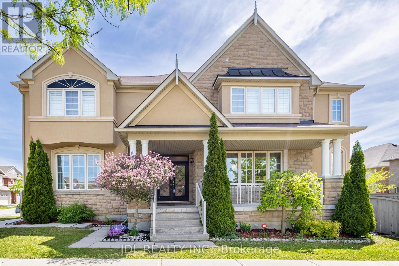 Detached at 3 MANSARD DRIVE, Richmond Hill (Jefferson)