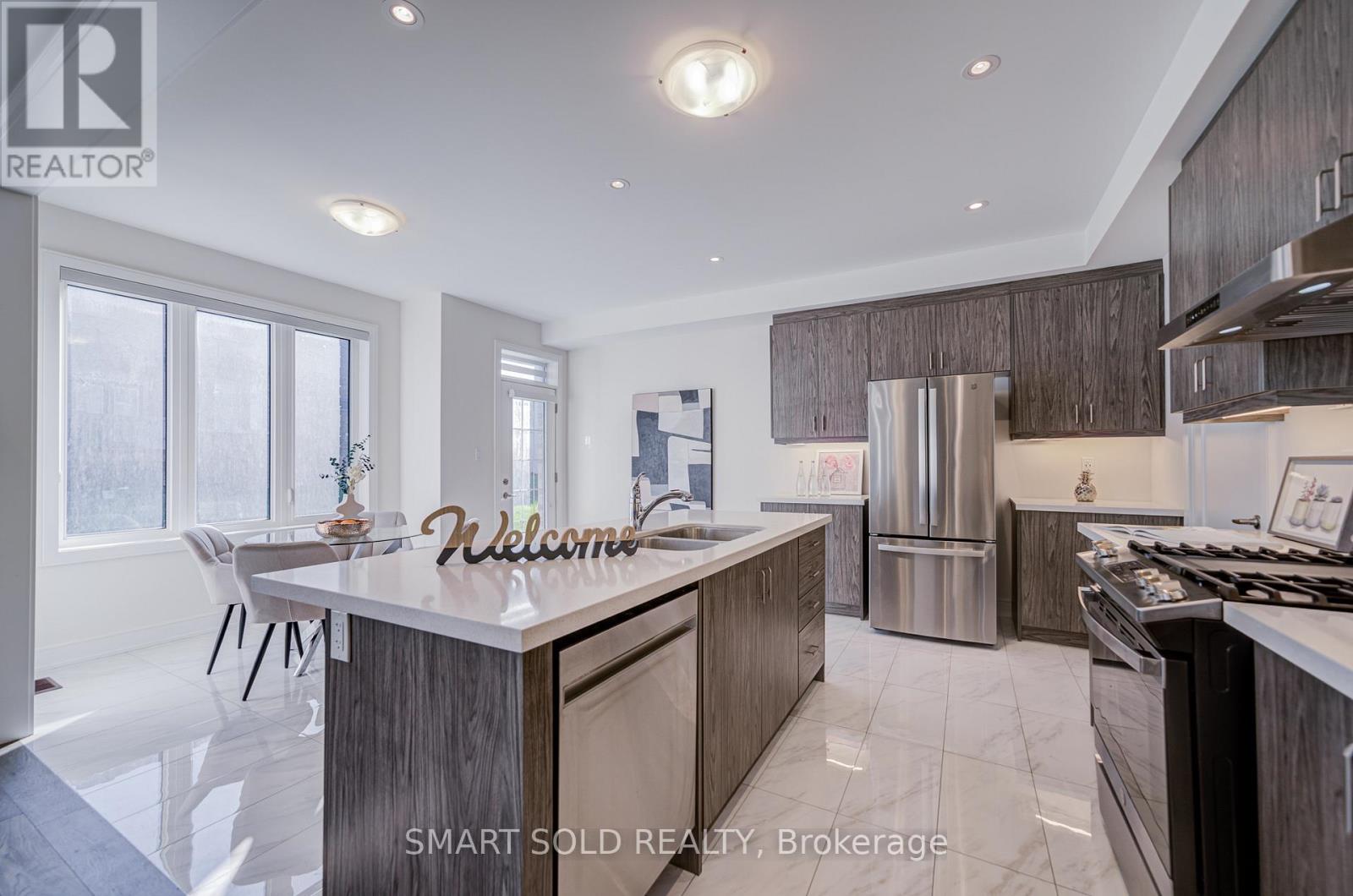 Detached at 91 ANGUS MORTON CRESCENT, East Gwillimbury