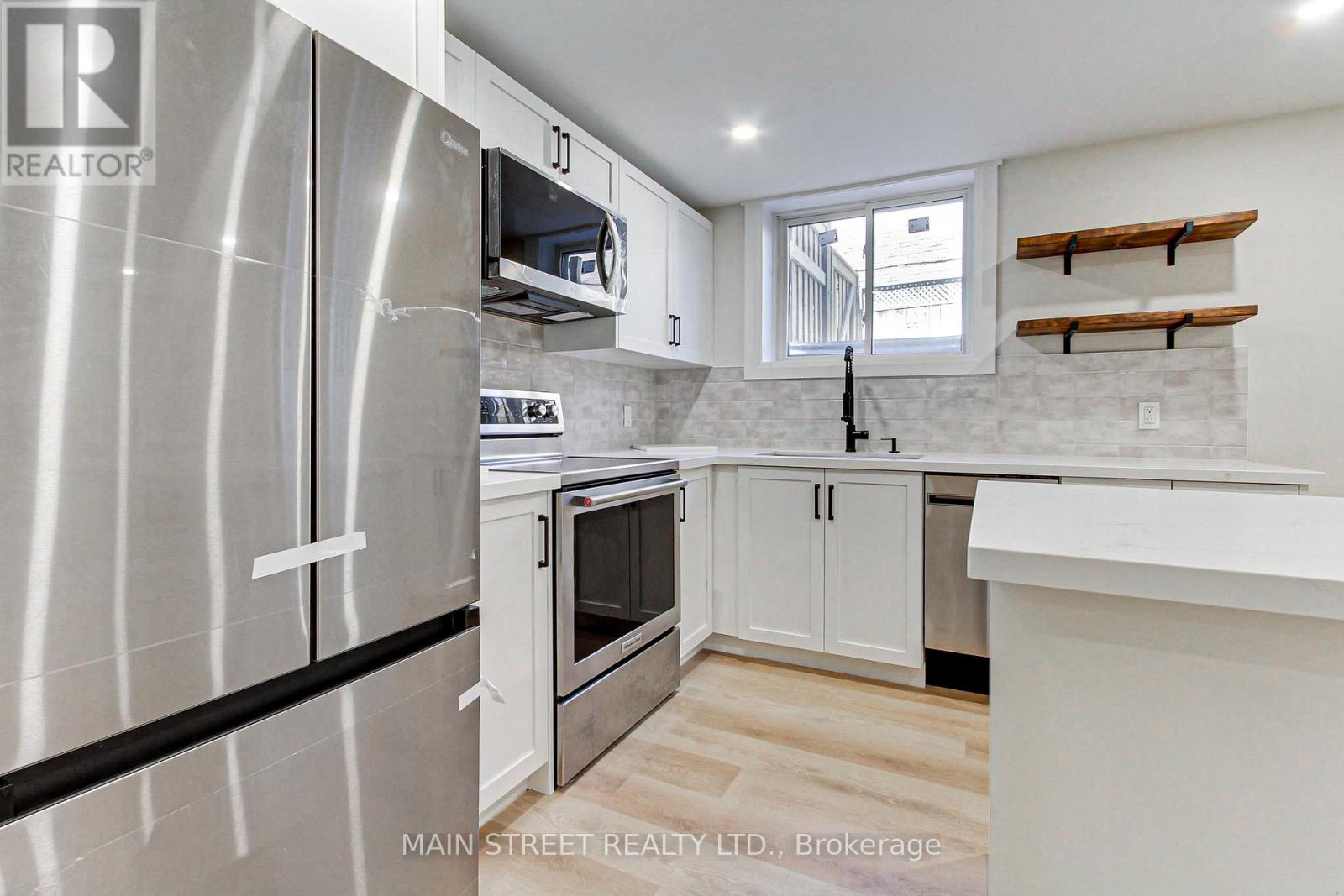 Detached at B - 4 CARRINGTON PLACE, Bradford West Gwillimbury