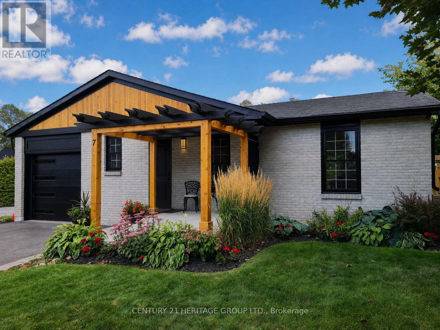 Detached at 7 CRAWFORD CIRCLE, New Tecumseth