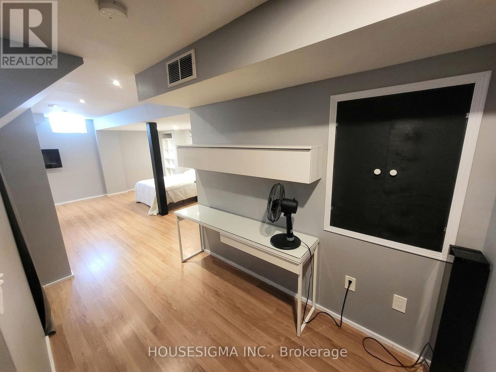 Townhouse at 58 LOOKOUT STREET, Essa