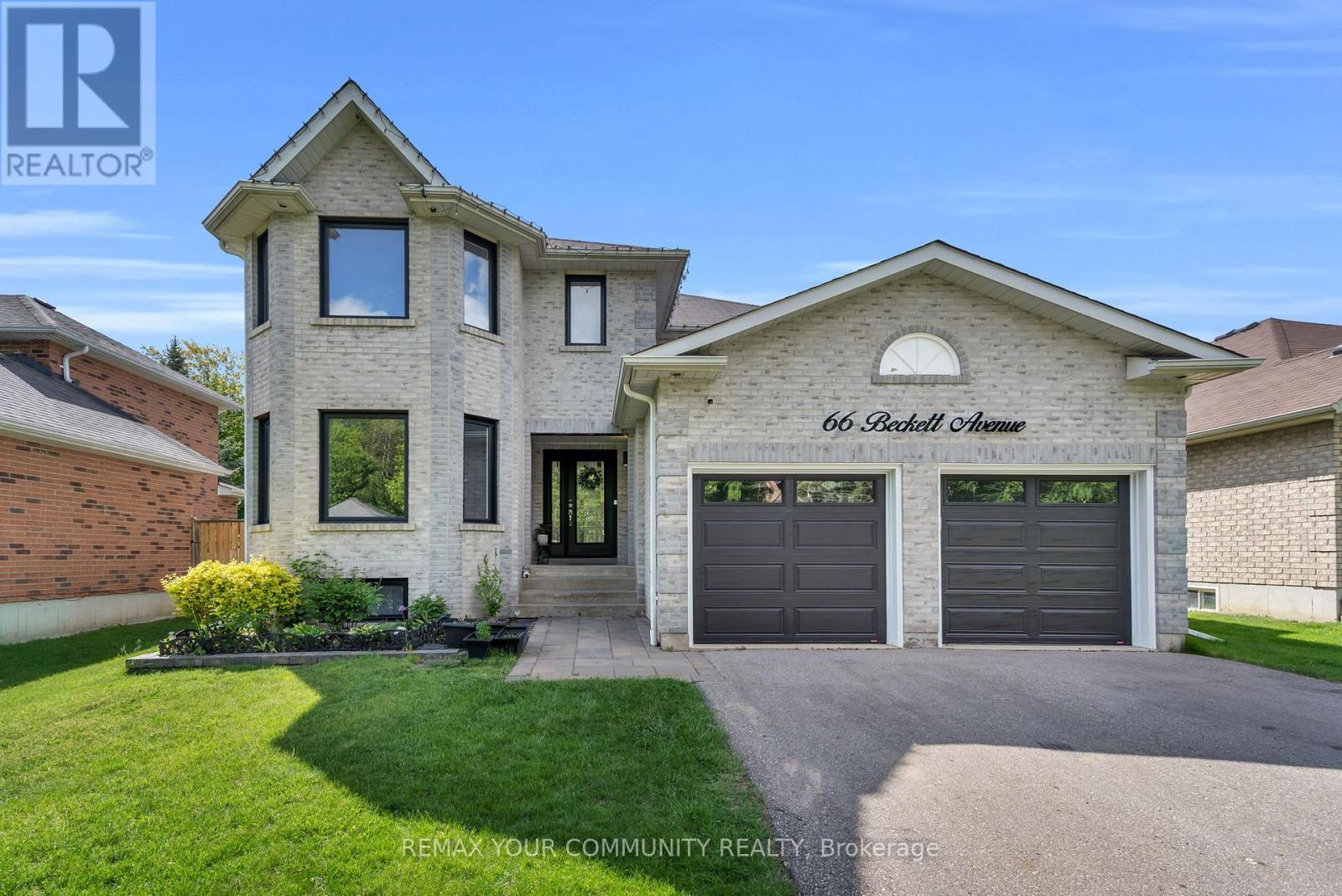 Detached at 66 BECKETT AVENUE, East Gwillimbury
