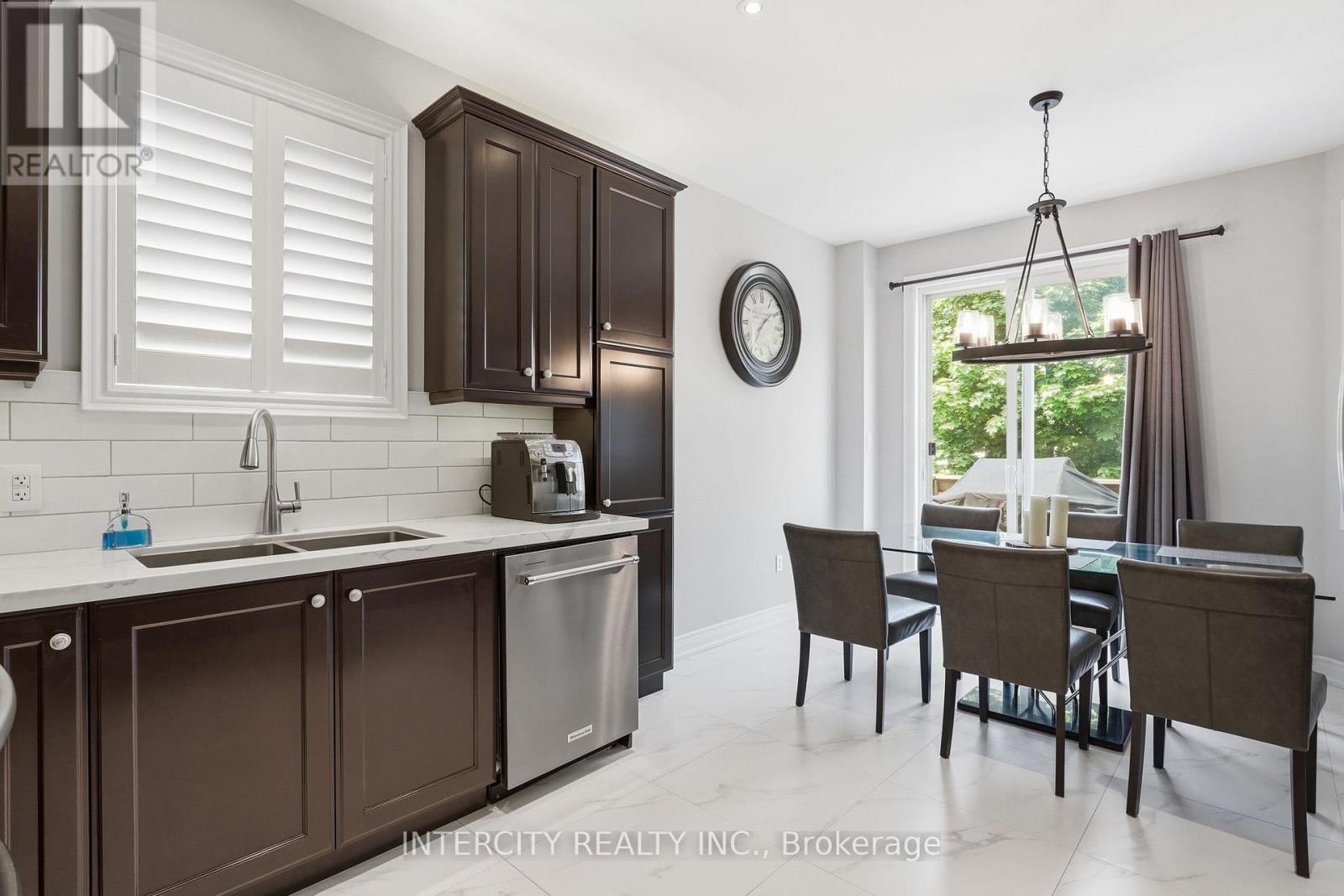 Semi-Detached/Link at 2 FAIRMONT RIDGE TRAIL, King
