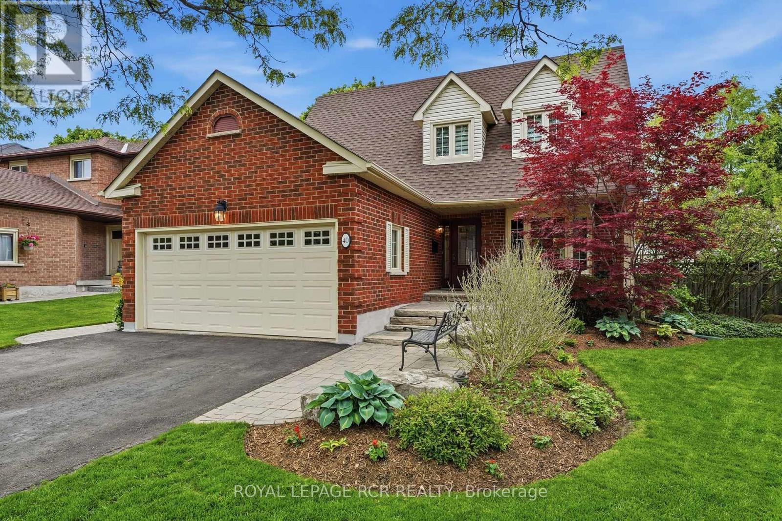 Detached at 40 MOFFAT CRESCENT, Aurora