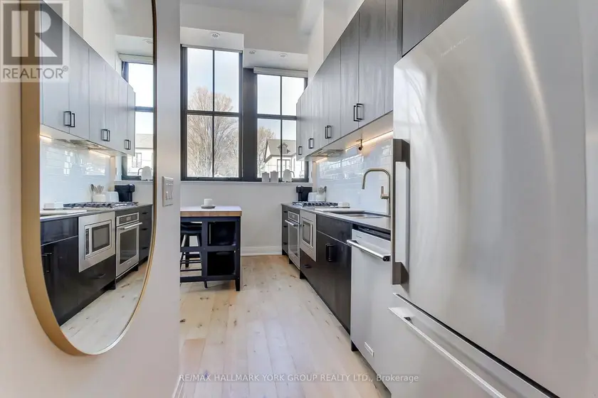 Apartment at 203 - 400 PARK AVENUE, Newmarket