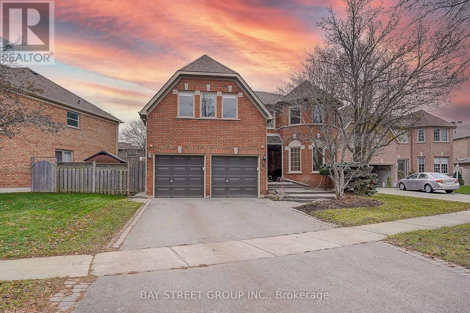 Detached at 8 MOORELAND COURT, Markham
