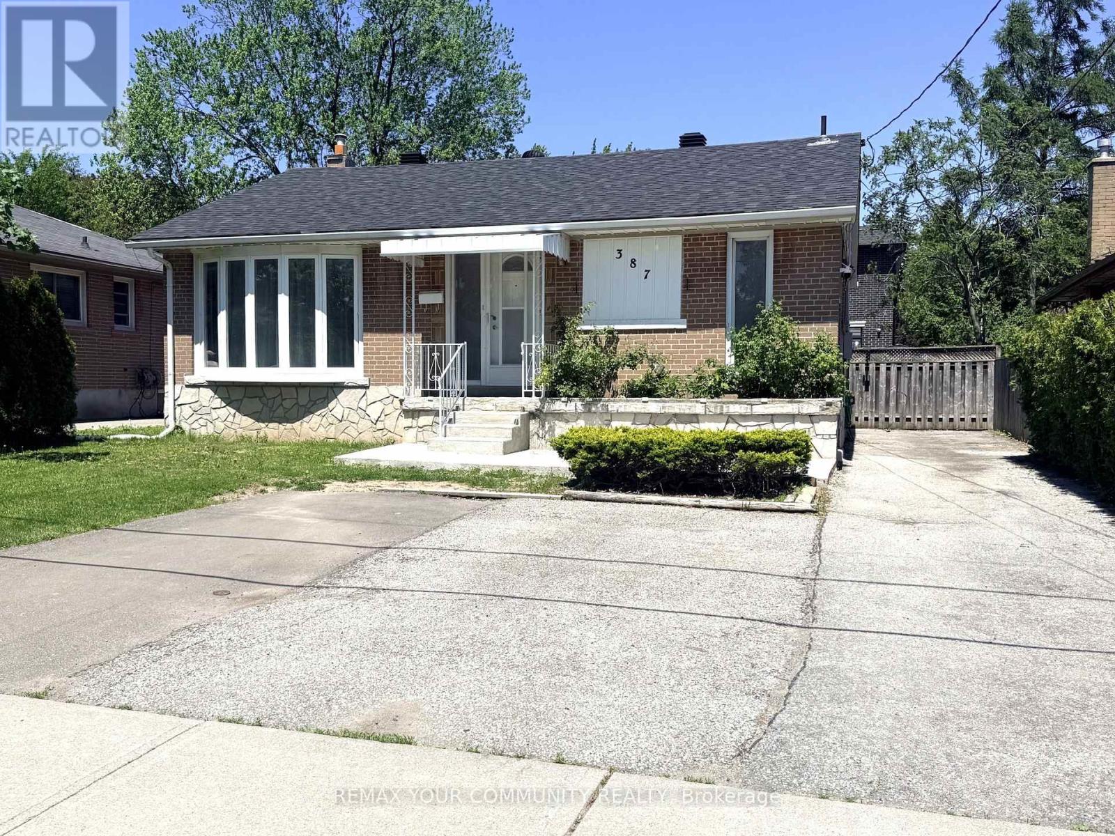 Detached at MAIN - 387 PALISER CRESCENT N, Richmond Hill (Harding)