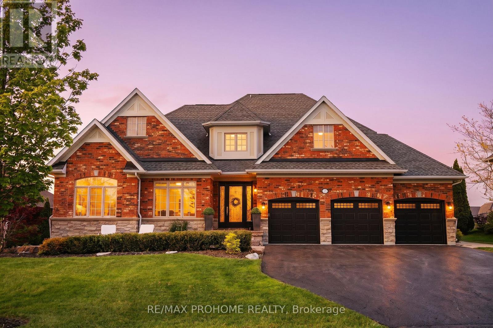 Detached at 17 FOUNTAINVIEW LANE, Uxbridge