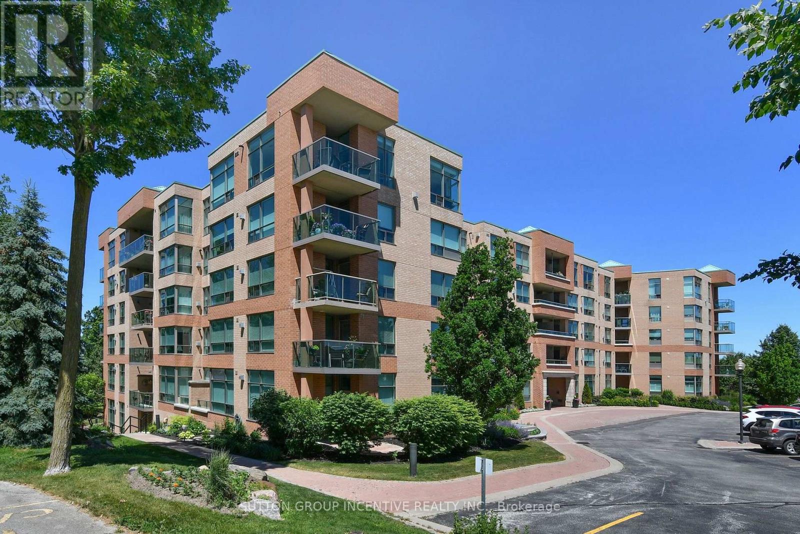 Apartment at 308 - 4 BRIAR HILL HEIGHTS, New Tecumseth