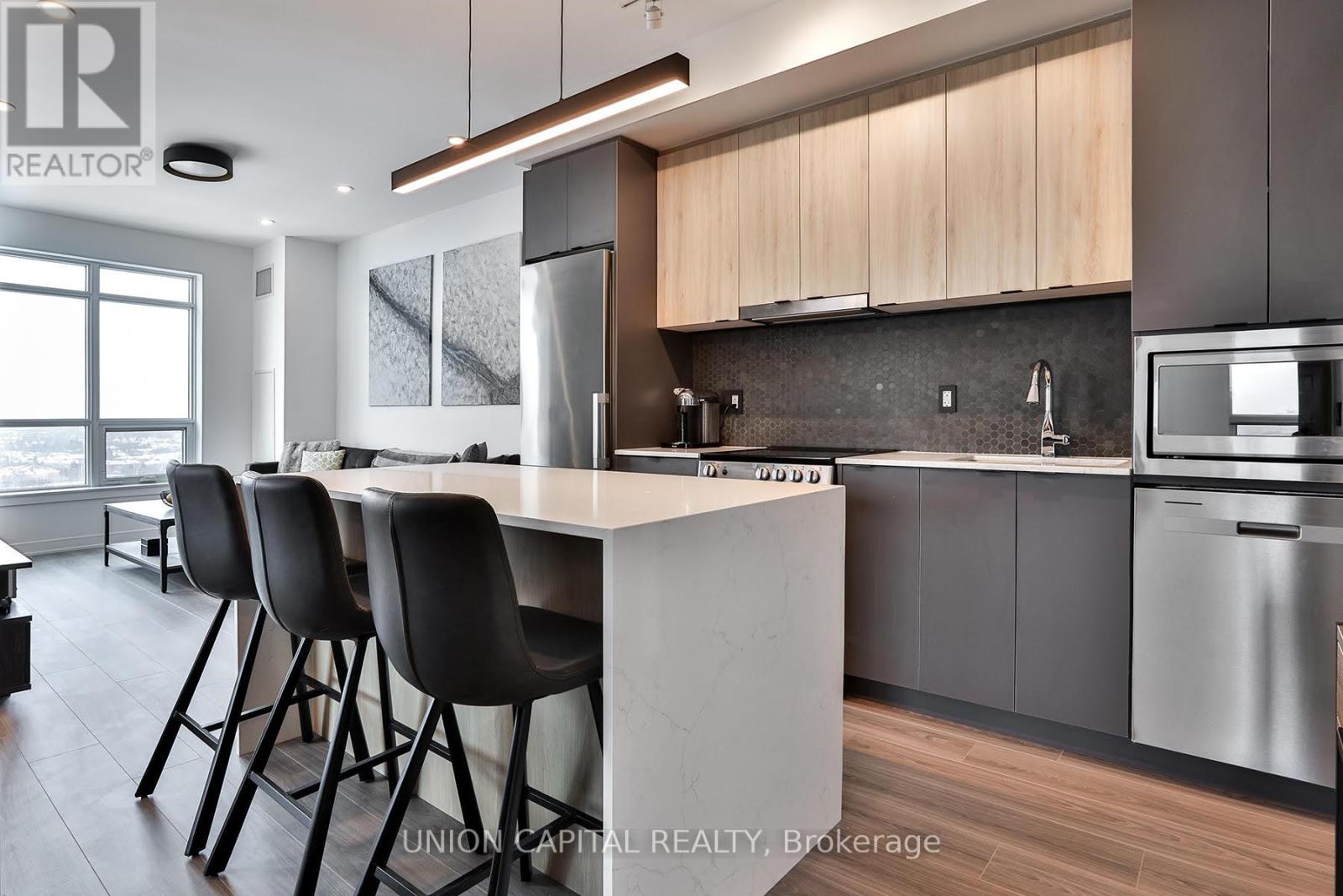 Apartment at 1002 - 30 UPPER MALL WAY, Vaughan