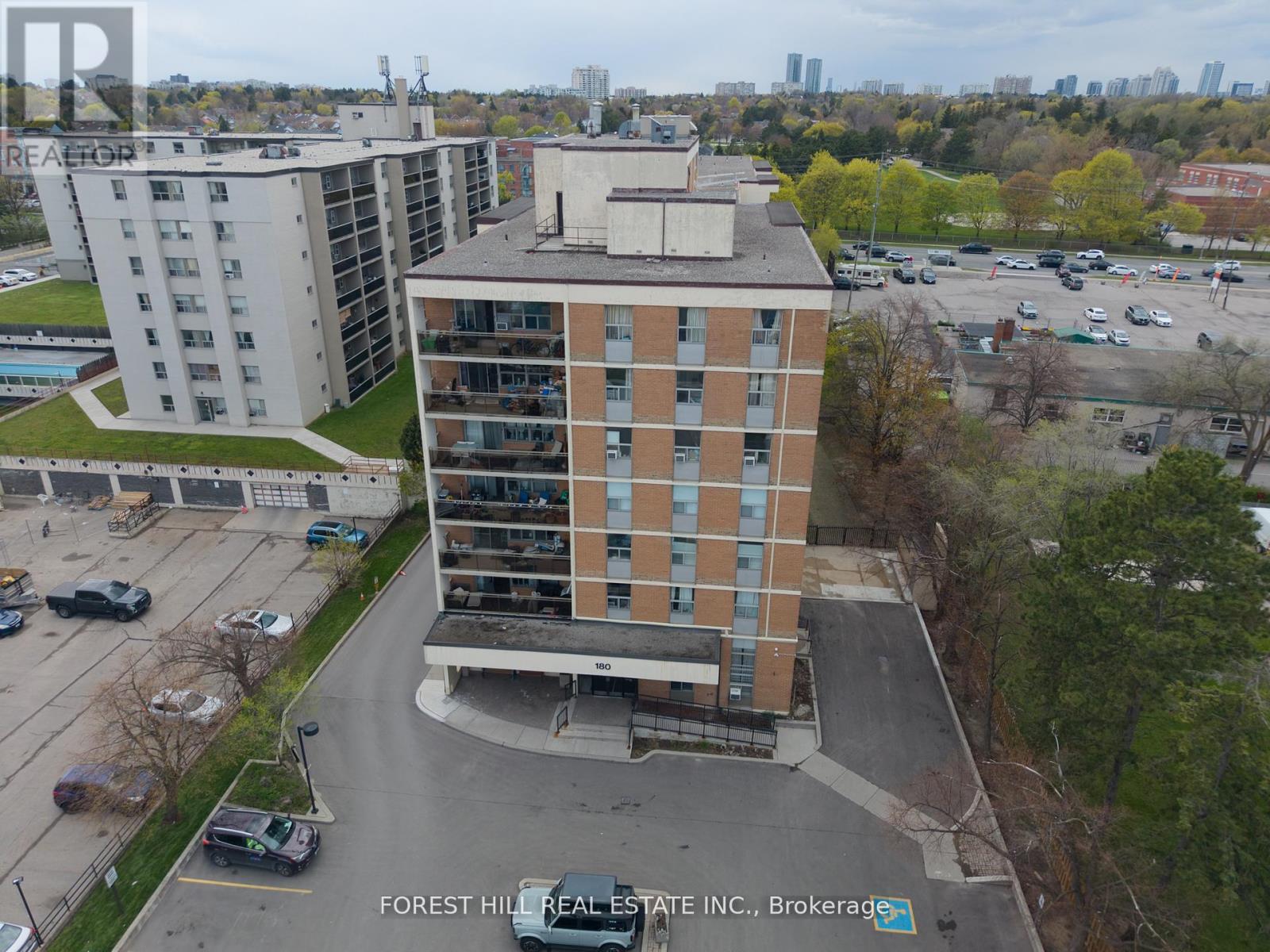 Apartment at 302 - 180 DUDLEY AVENUE, Markham