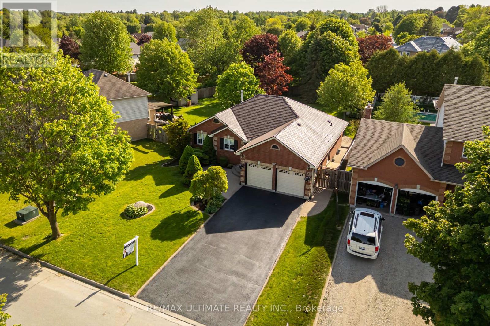 Detached at 10 SOUTH BALSAM STREET, Uxbridge