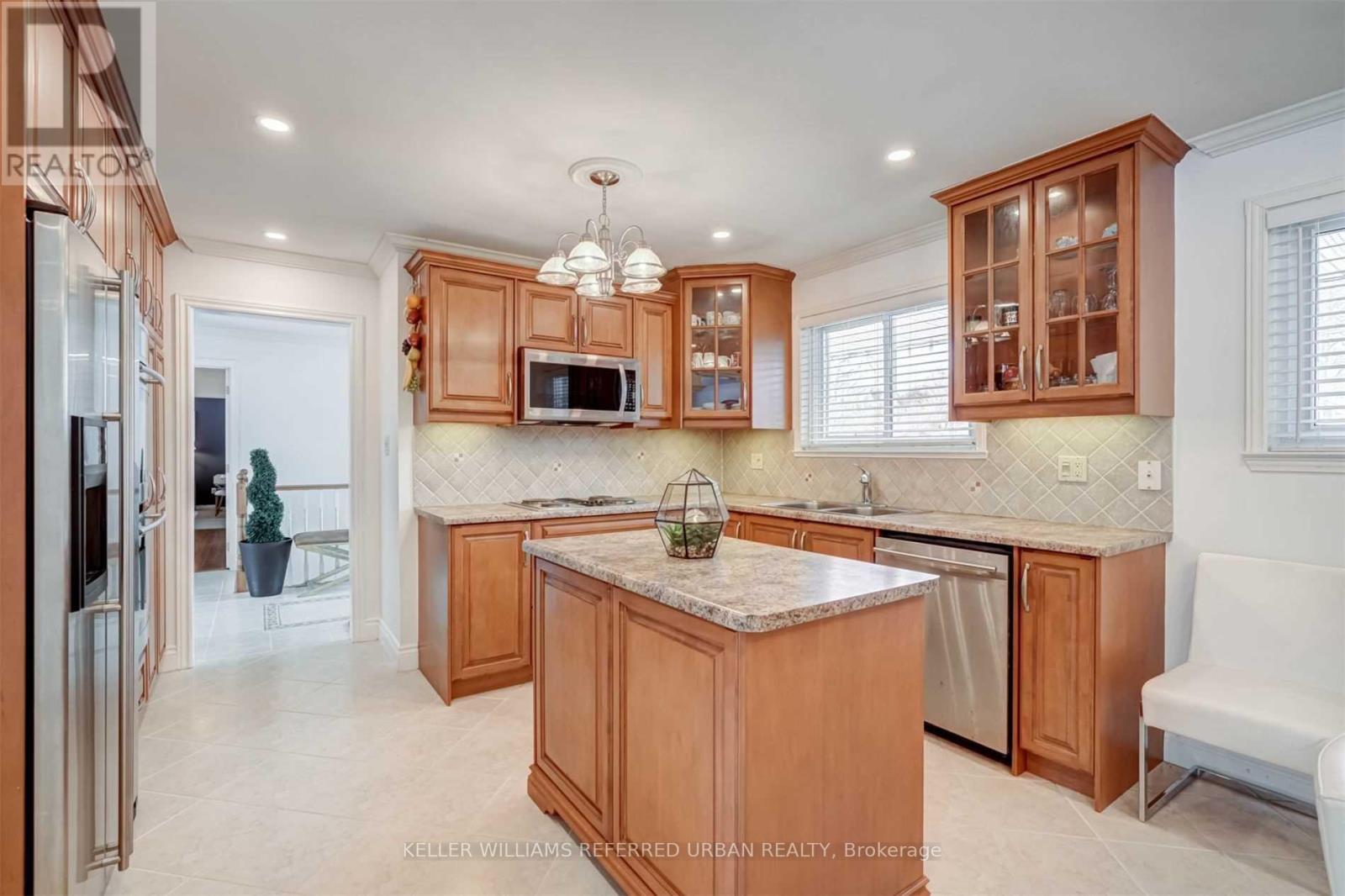 Detached at 135 JENNIFER CRESCENT, East Gwillimbury