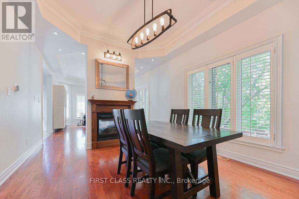 Detached at 2 WAINWRIGHT AVENUE, Richmond Hill
