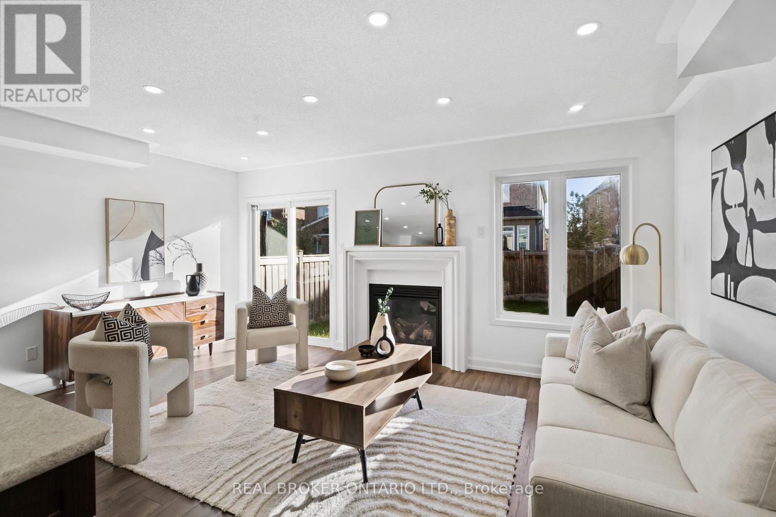 Semi-Detached/Link at 76 SUNDRAGON TRAIL, Bradford West Gwillimbury (Bradford)