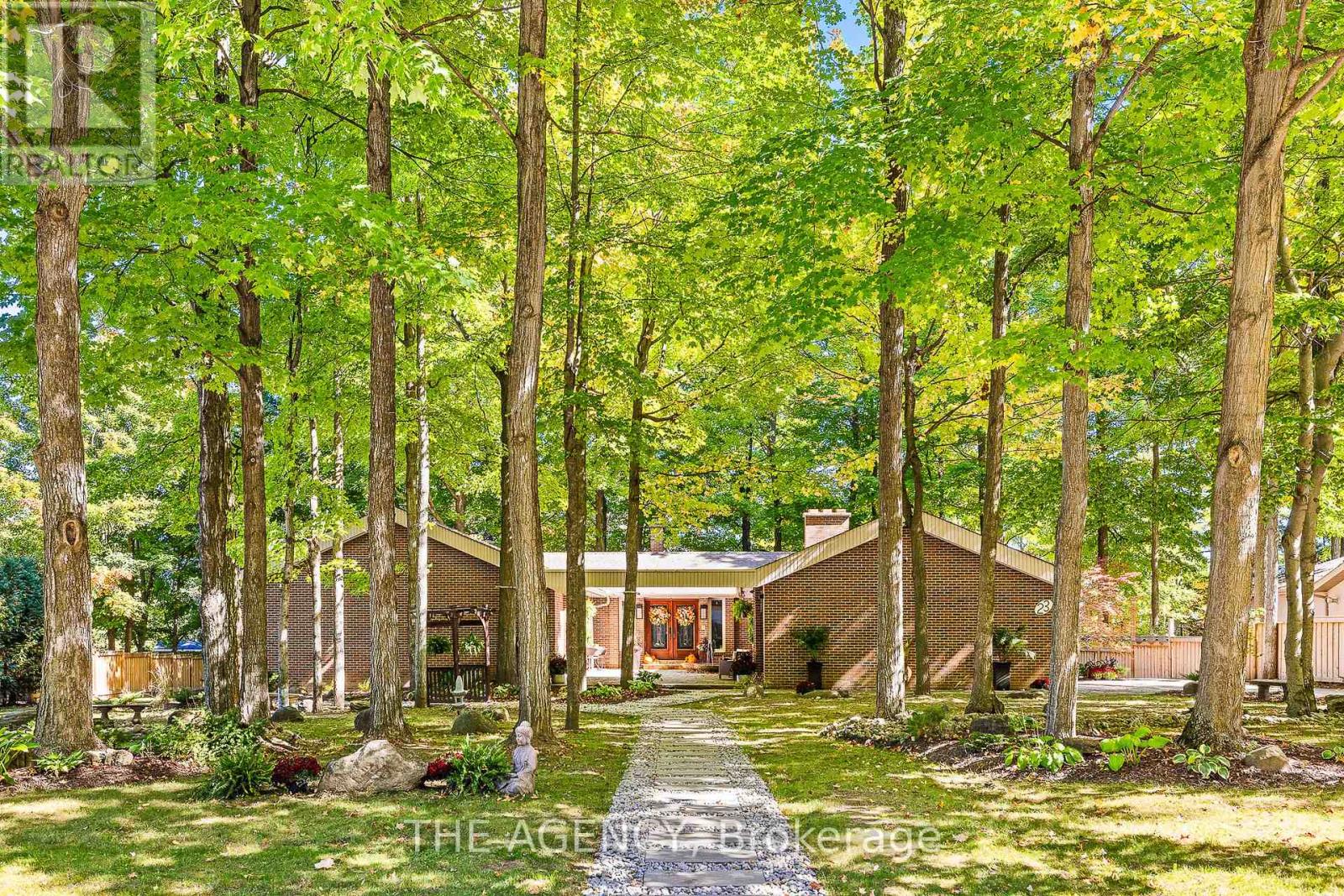Detached at 23 CEDARWOOD CRESCENT, King