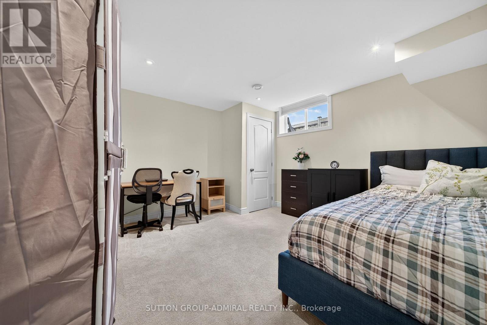 Detached at 121 CENTRE STREET, Essa