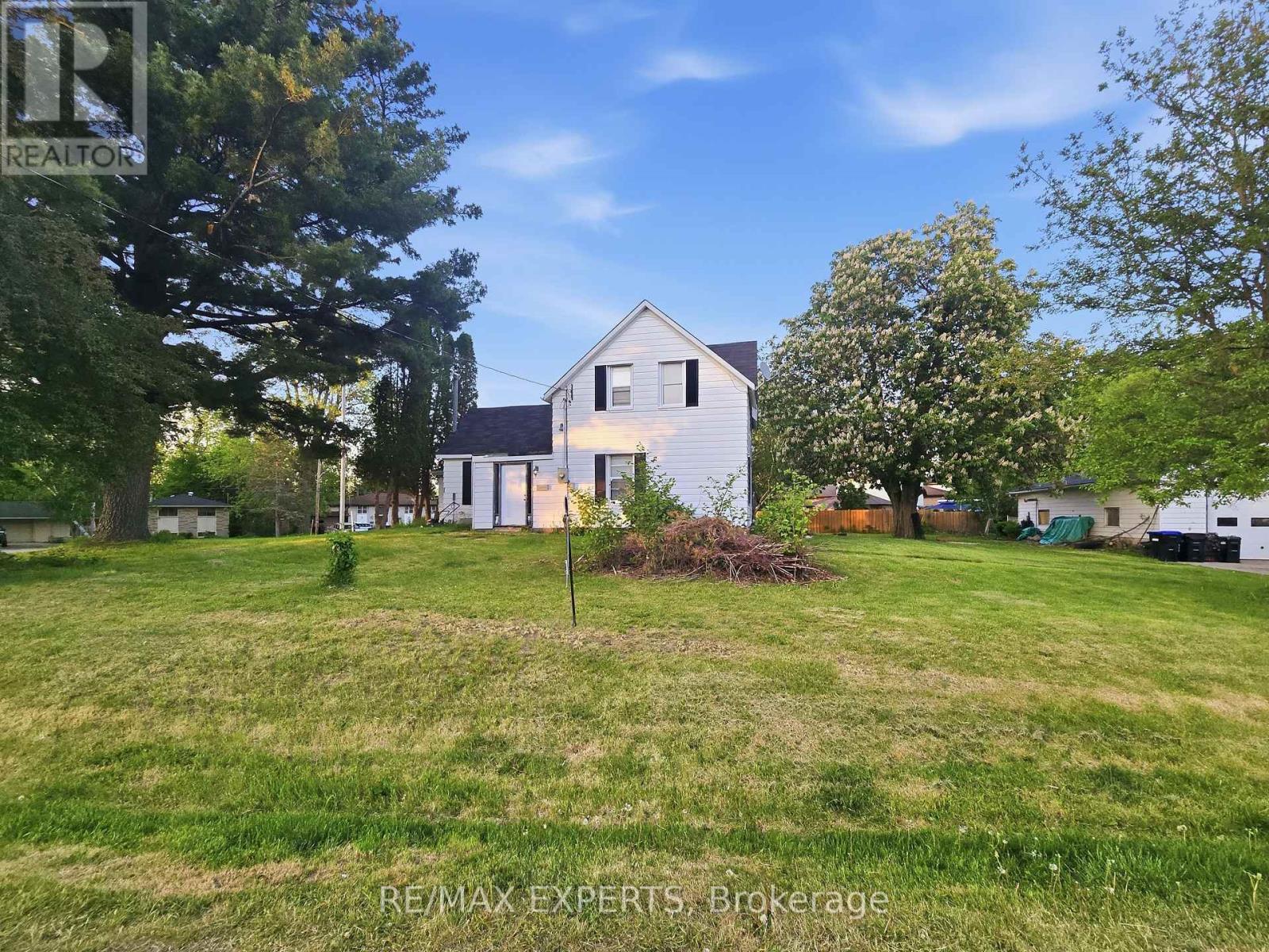 Detached at 47 WALNUT STREET, New Tecumseth