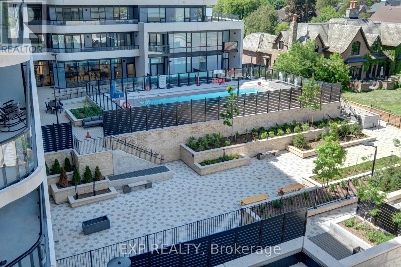 Apartment at 401 - 8188 YONGE STREET, Vaughan