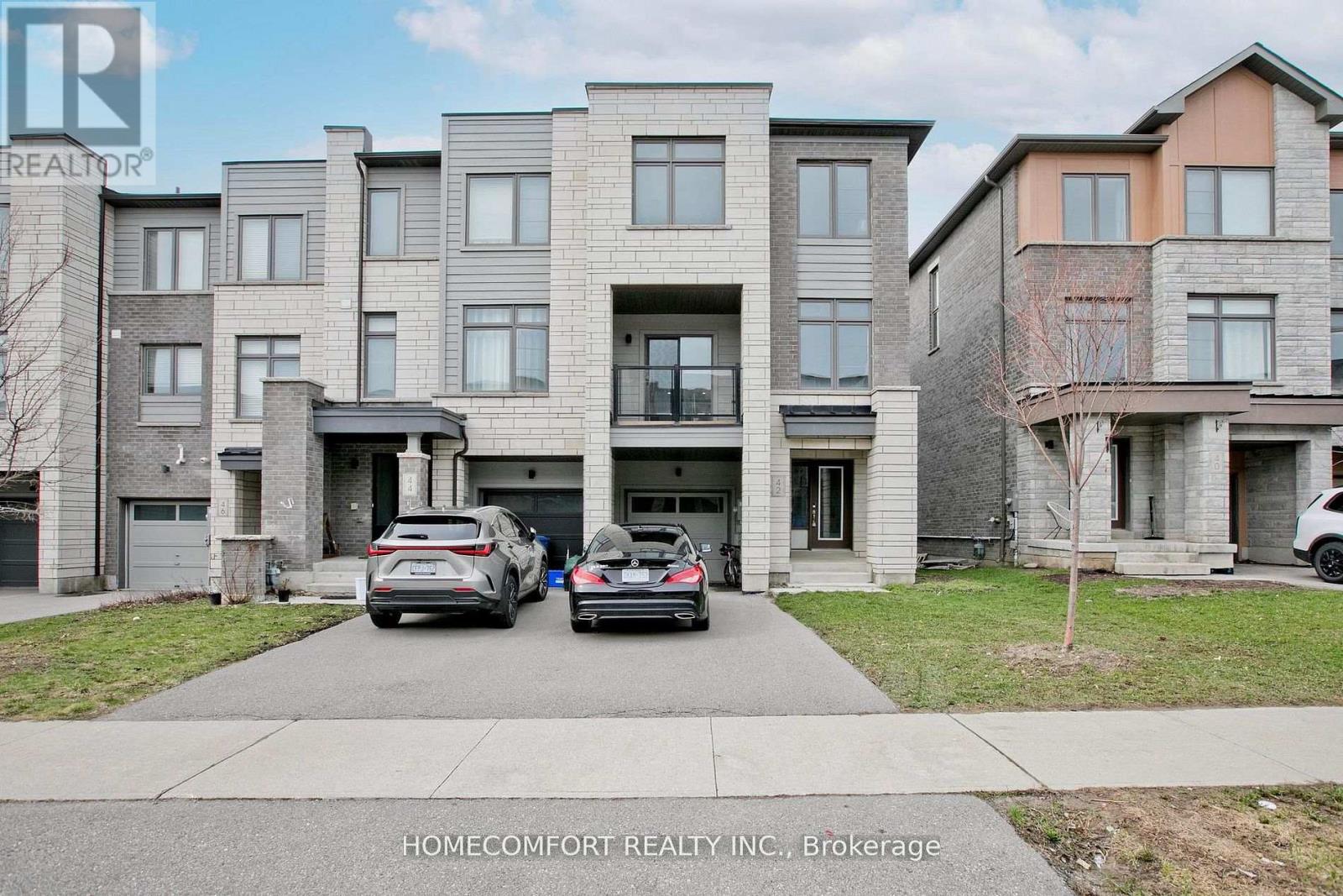 Townhouse at 42 VANTAGE LOOP, Newmarket