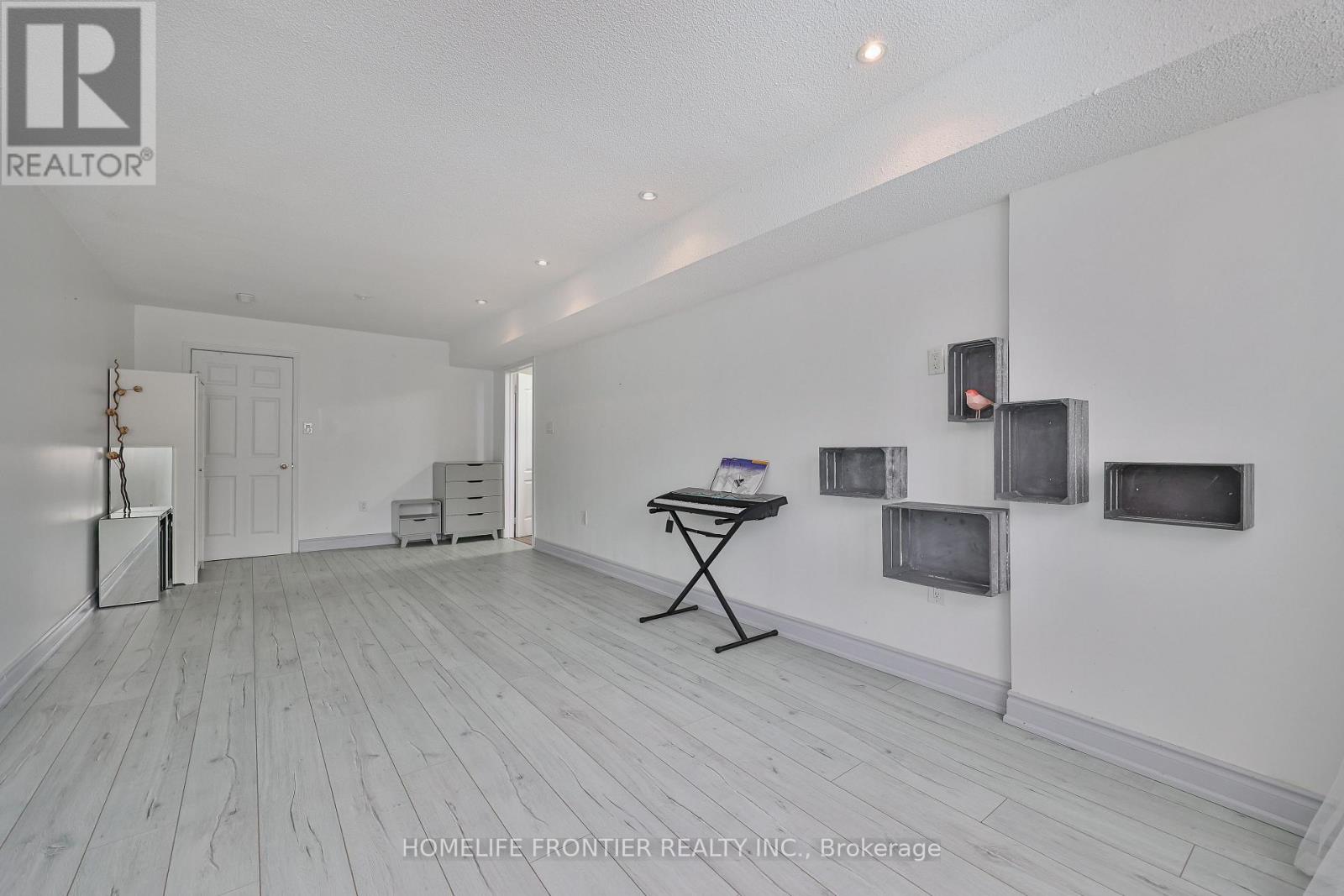 Detached at 30 SAINT AVENUE, Bradford West Gwillimbury
