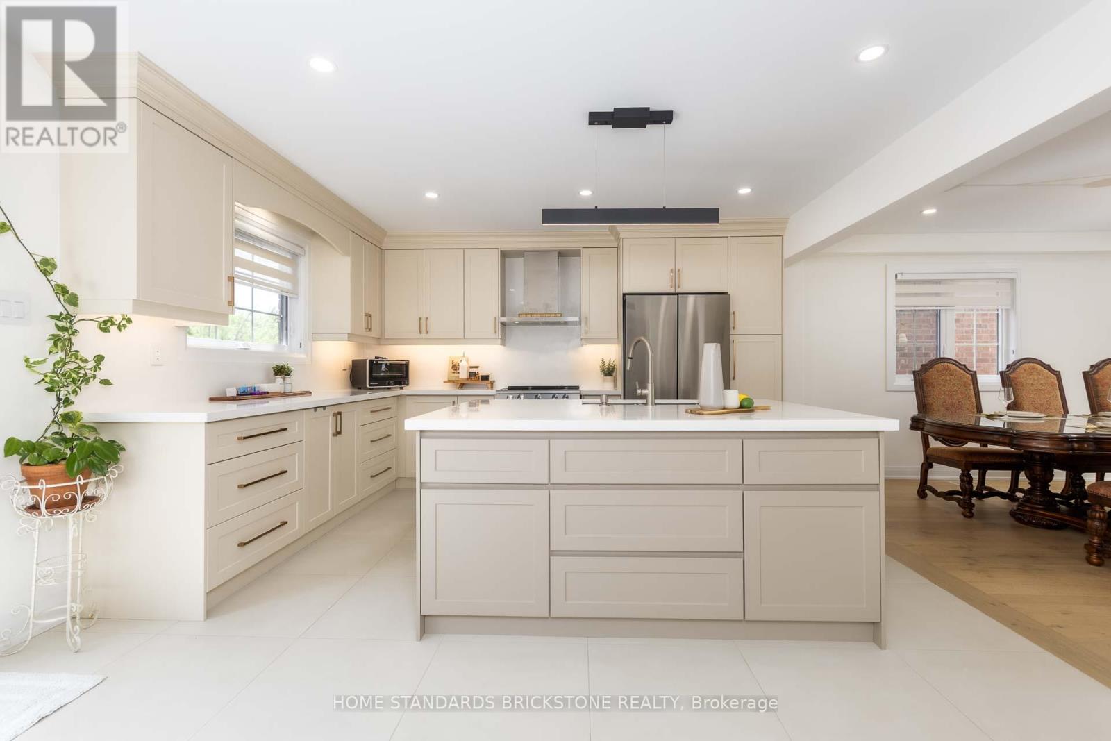 Detached at 139 PINEWOOD DRIVE, Vaughan