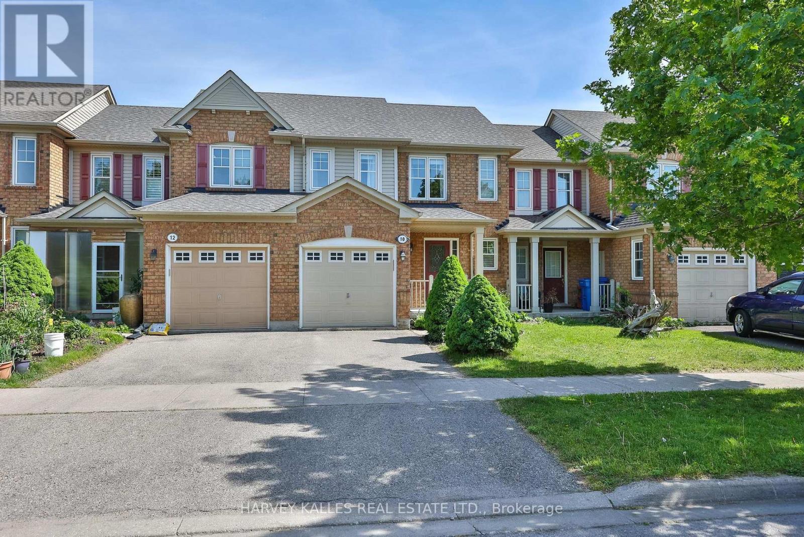 Townhouse at 10 DOUGHERTY CRESCENT, Whitchurch-Stouffville (Stouffville)