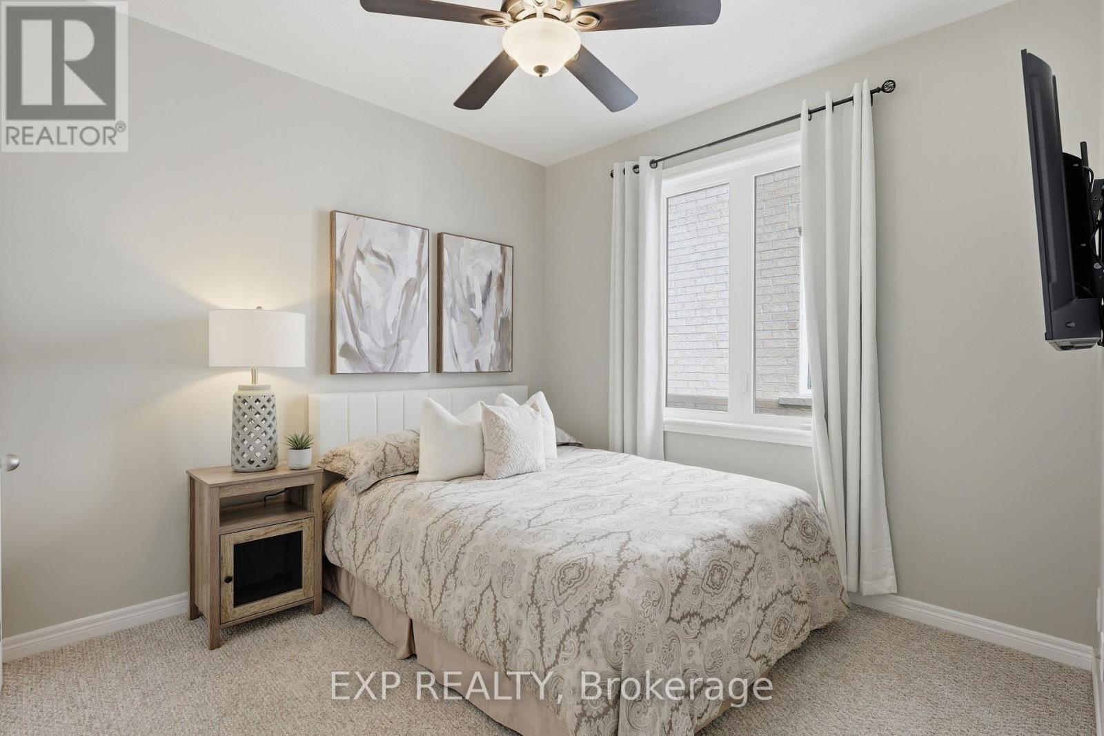 Detached at 25 MANOR FOREST ROAD, East Gwillimbury
