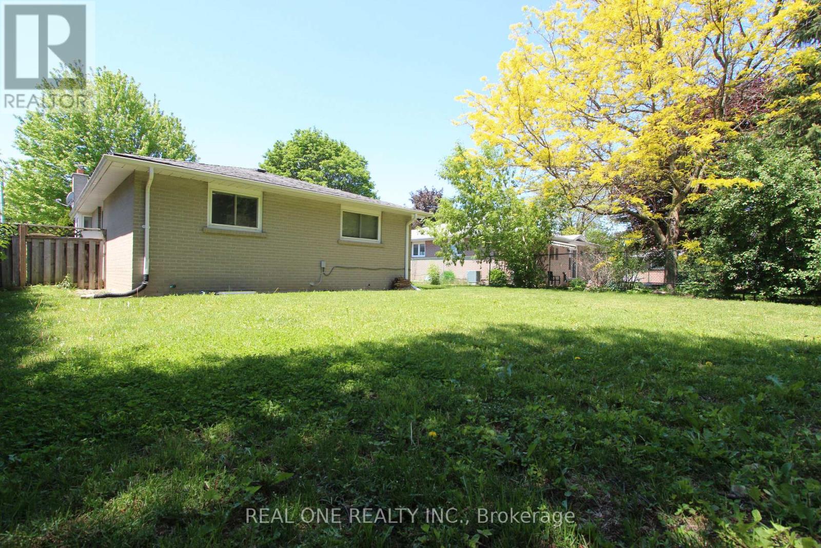Detached at 25 BIGWIN DRIVE, Aurora