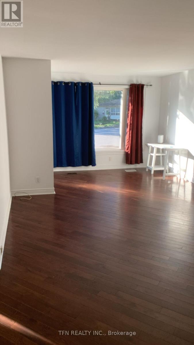 Semi-Detached/Link at UPPER - 26 JONES COURT, Aurora