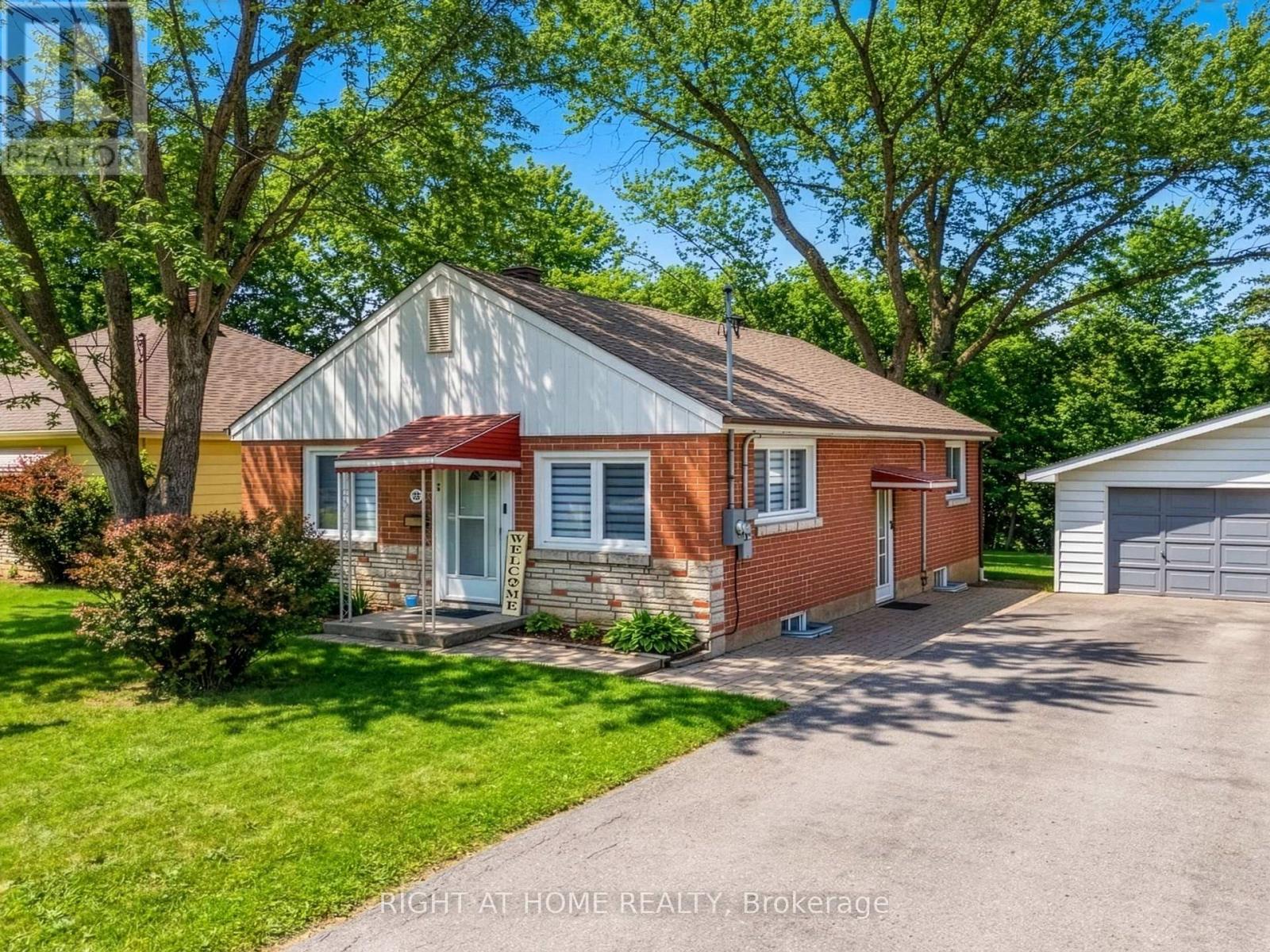 Detached at 735 SRIGLEY STREET, Newmarket