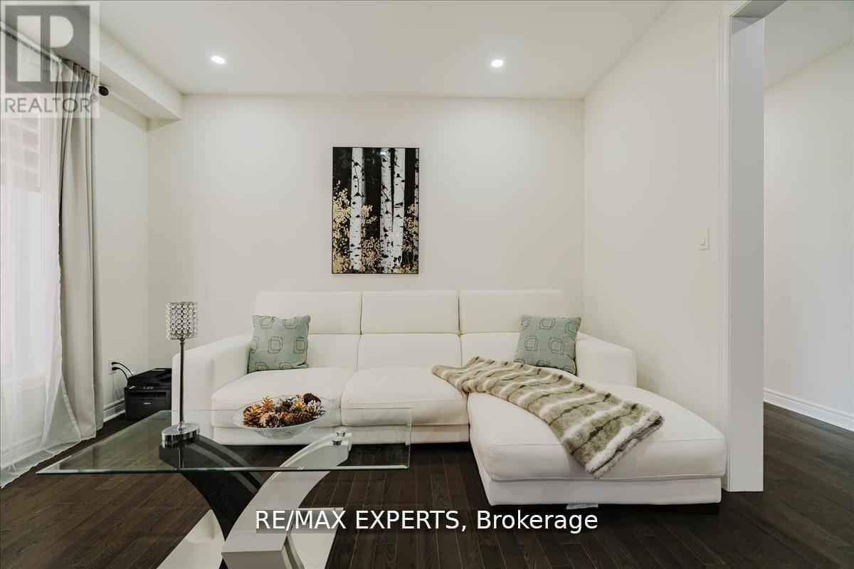 Detached at 43 LEWIS AVENUE, Bradford West Gwillimbury
