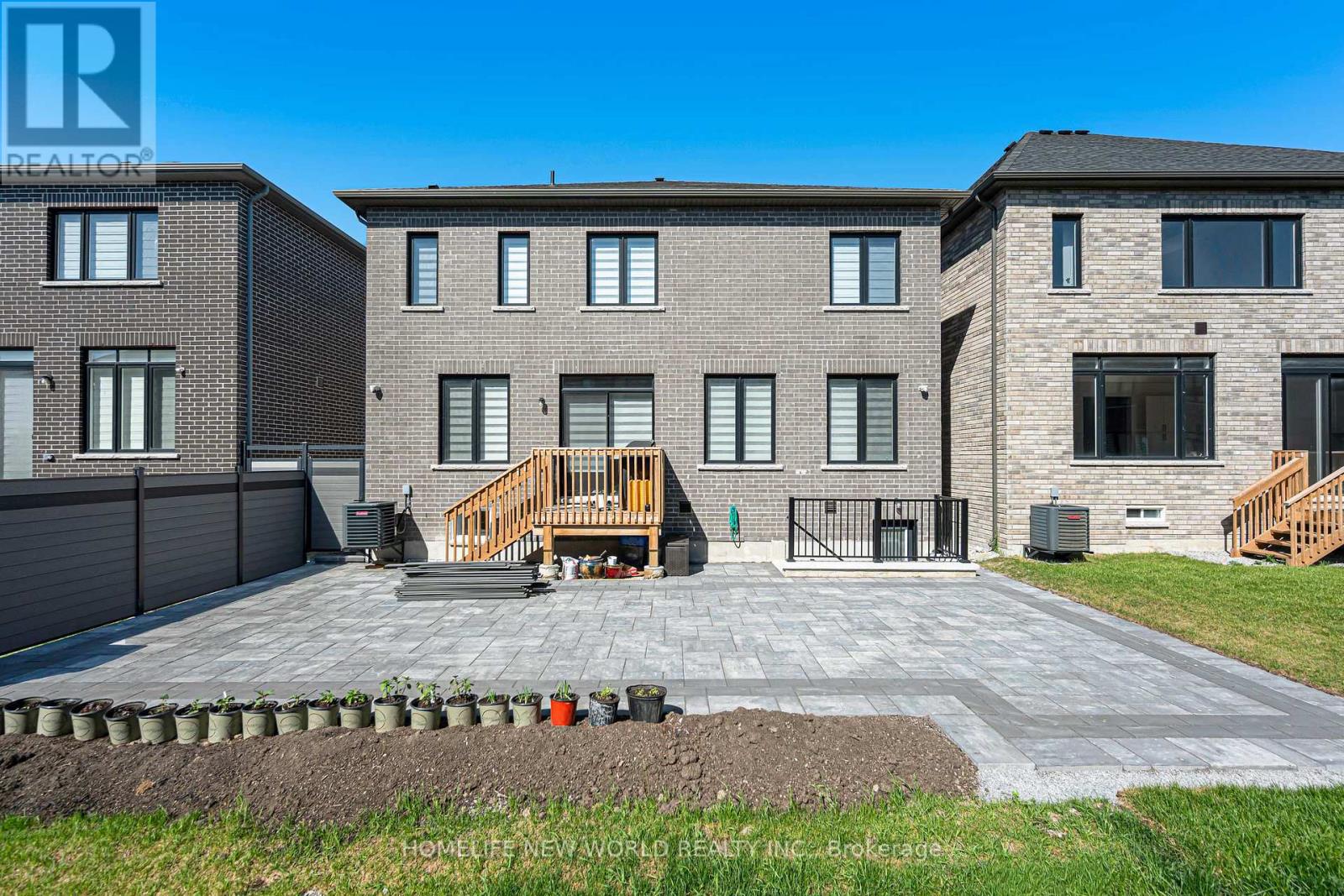 Detached at 80 WESLOCK CRESCENT, Aurora