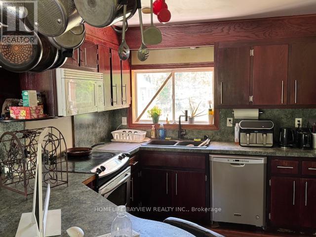 Detached at 34 RIVER DRIVE, Essa