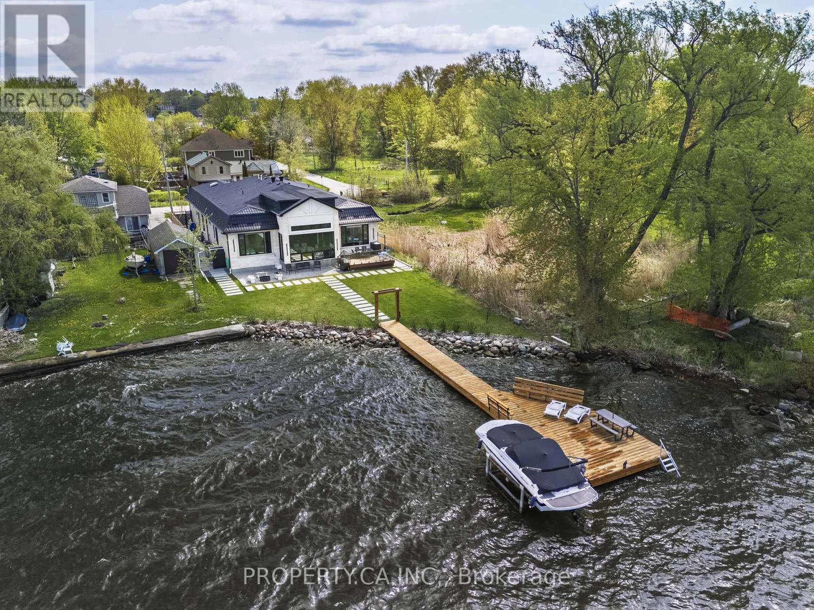 Detached at 132 COOK'S BAY DRIVE, Georgina