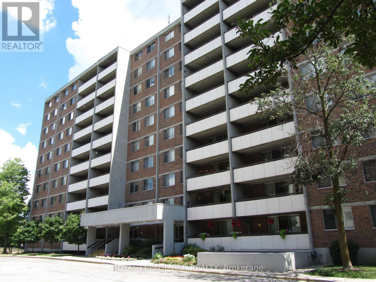 Apartment at 1011 - 40 WILLIAM ROE BOULEVARD, Newmarket