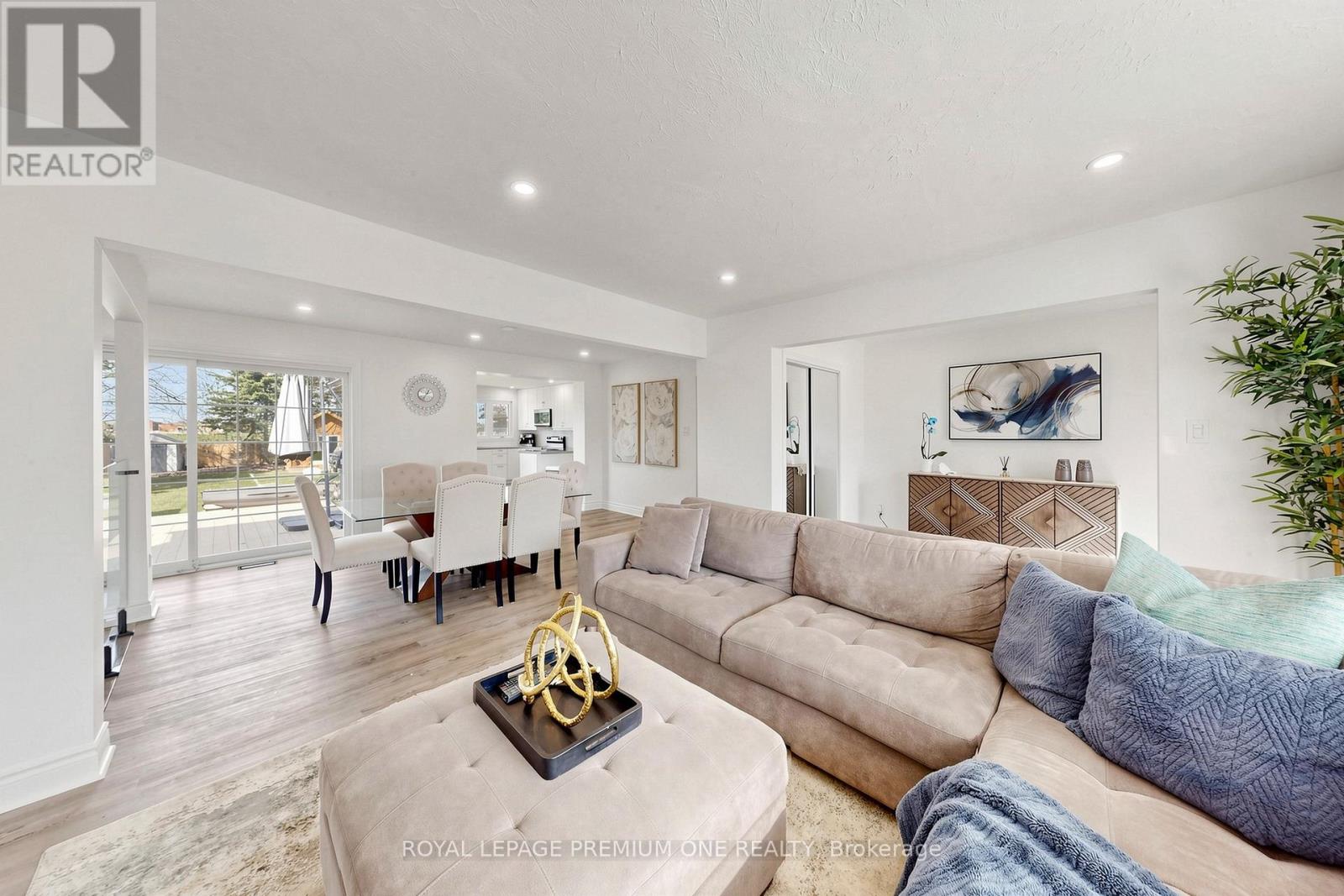 Detached at 72 THORNTON AVENUE, Bradford West Gwillimbury