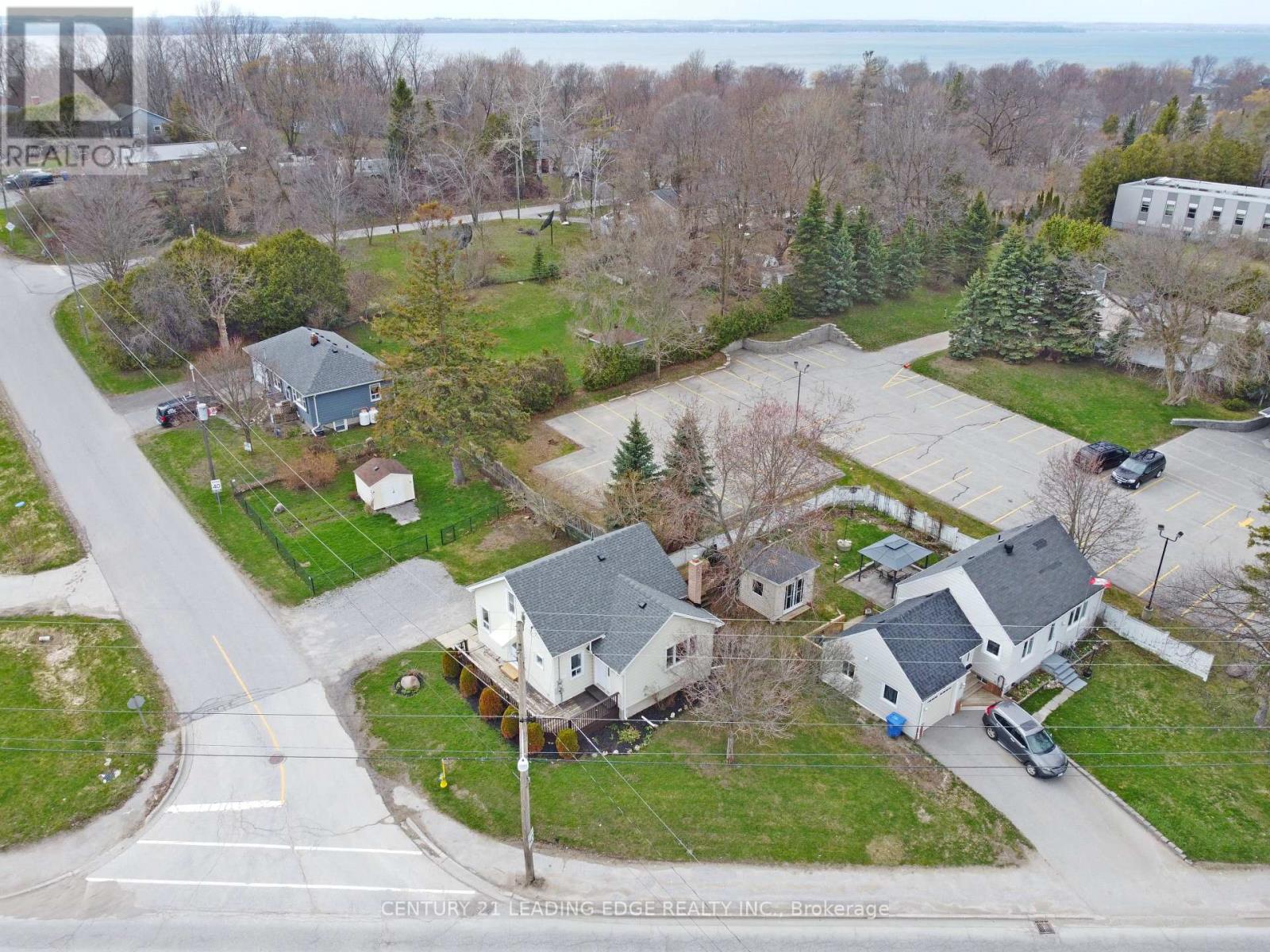 Detached at 500 THE QUEENSWAY SOUTH, Georgina