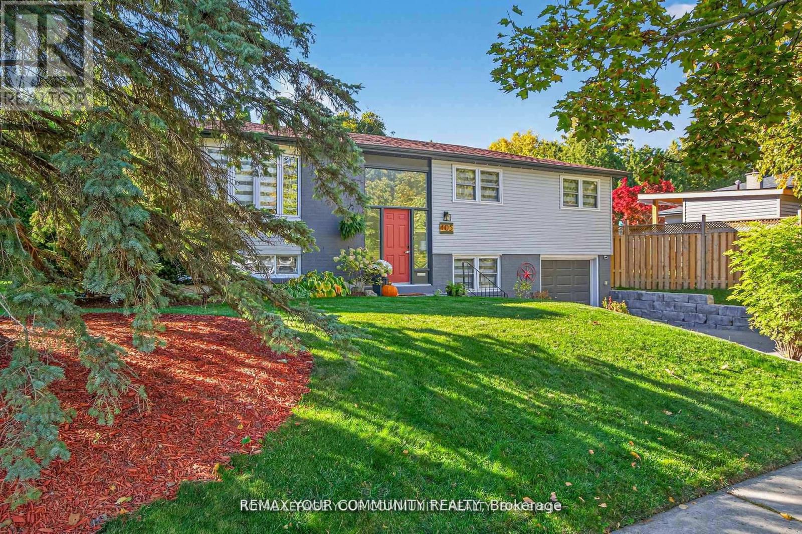 Detached at 105 ORCHARD HEIGHTS BOULEVARD, Aurora (Aurora Heights)