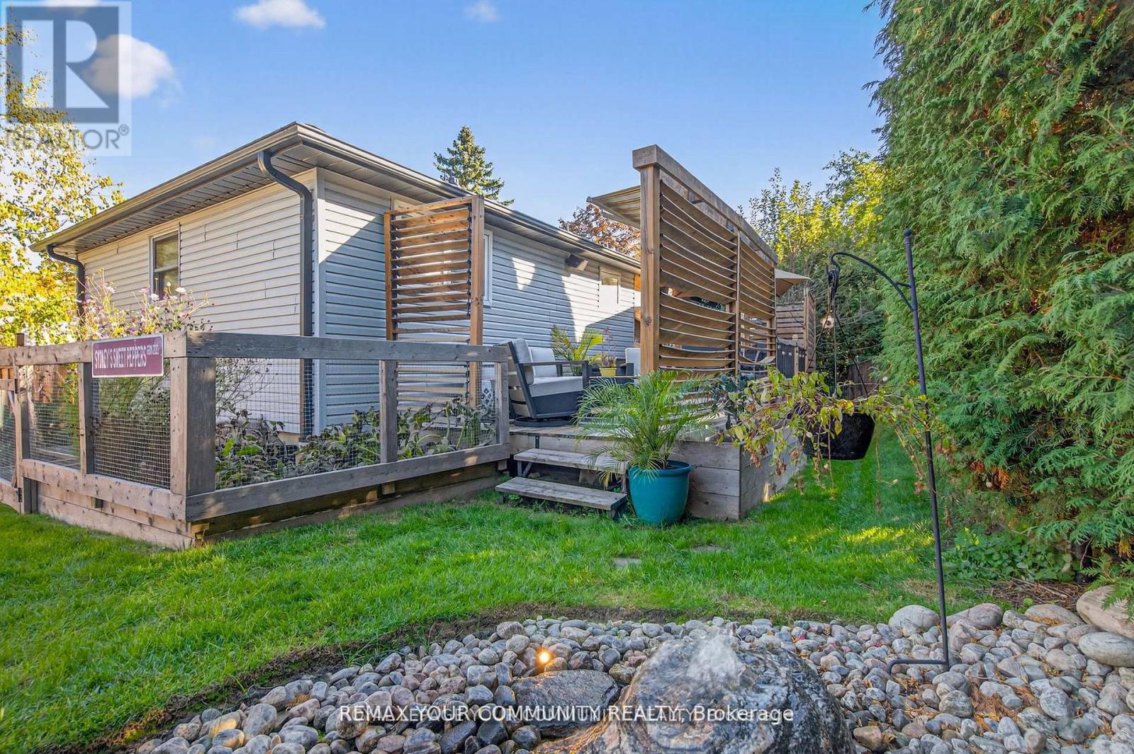 Detached at 105 ORCHARD HEIGHTS BOULEVARD, Aurora
